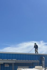 High-reach-roof-washdown